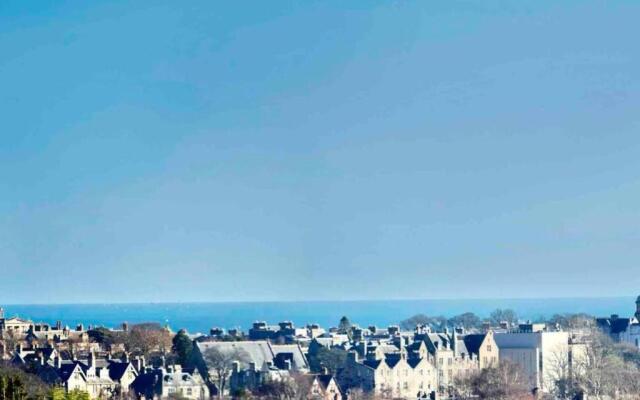 Lovely 2-bed House in St Andrews, Scotland