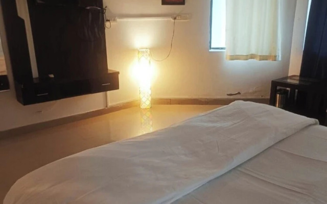 The Quila Camps & Resort