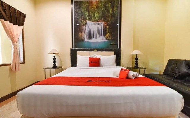 RedDoorz Plus Near Benoa Square Bali