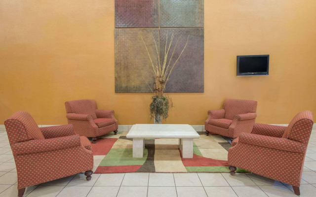 Red Carpet Inn & Suites