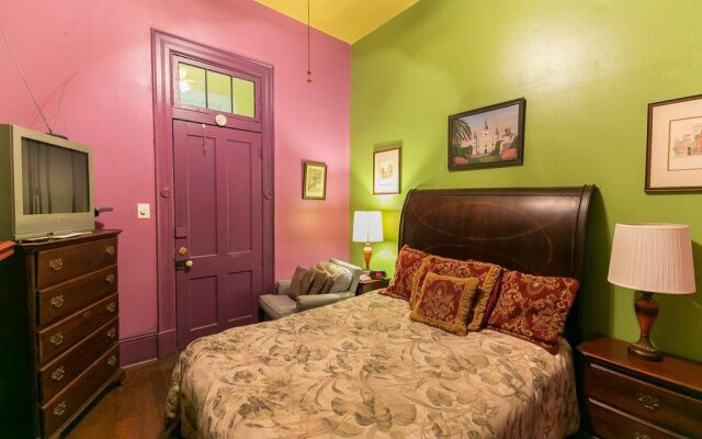 Mag's 940 Guest House