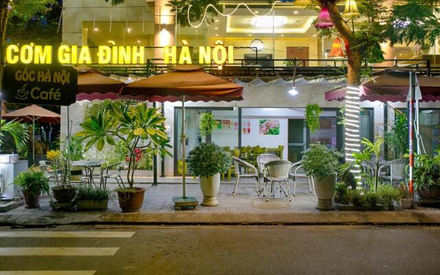 La Beach Hotel