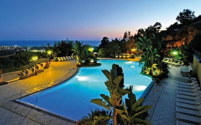 Hera Club Residence
