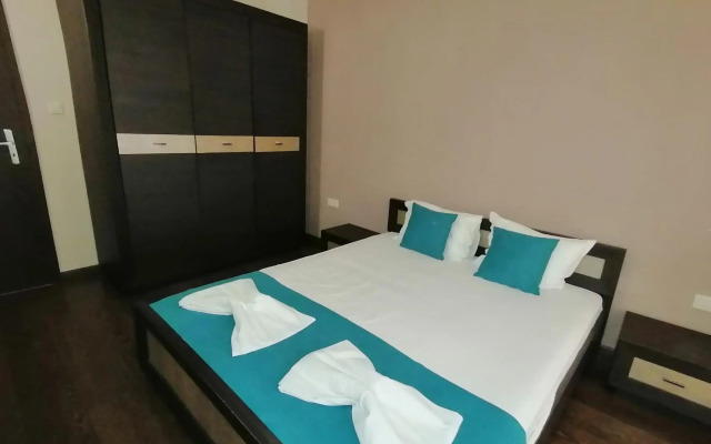 Apart-Hotel "Bendita-Mare"