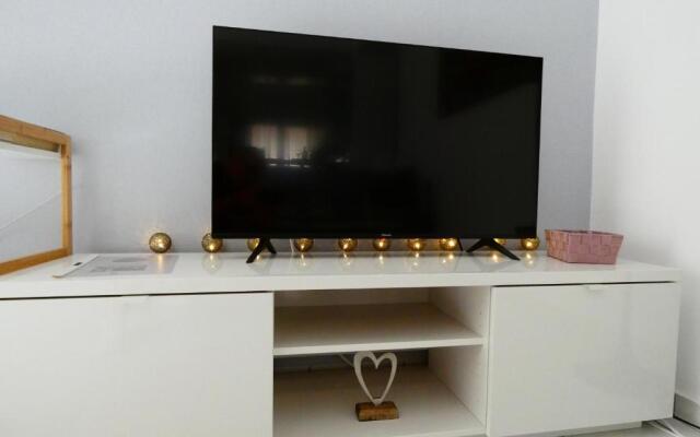 Mel Studio 1 (kalamaki)