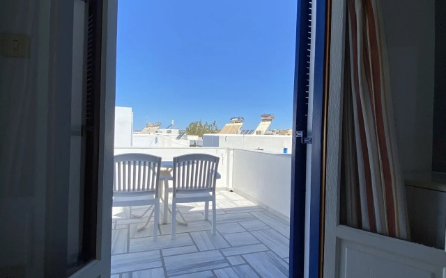 Helliniko Hotel & Studios
