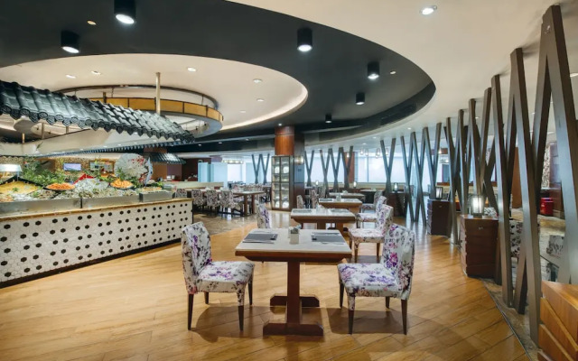 Guangdong International Building （South Gate 2）