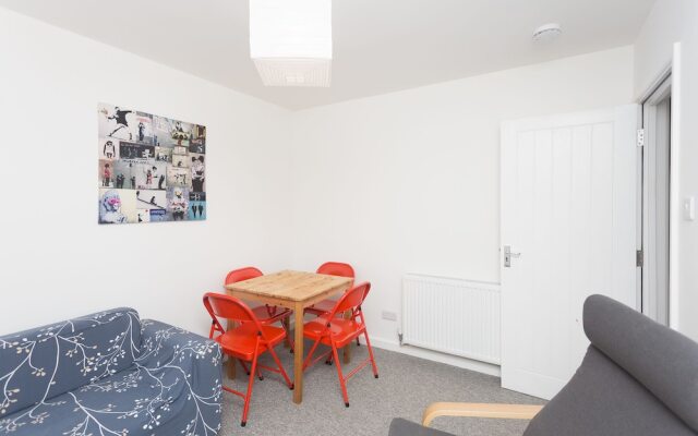 4 BR Townhouse, 10 Minutes From City Centre