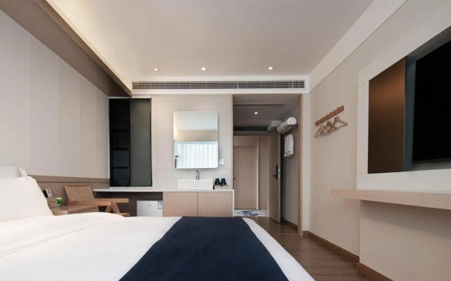 Homeinn Hotel (Chongqing Jiefangbei Area Hong Ya Dong)