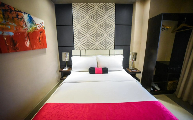 Eloisa Royal Suites