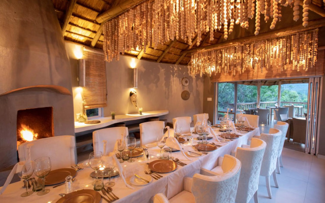Clifftop Exclusive Safari Hideaway