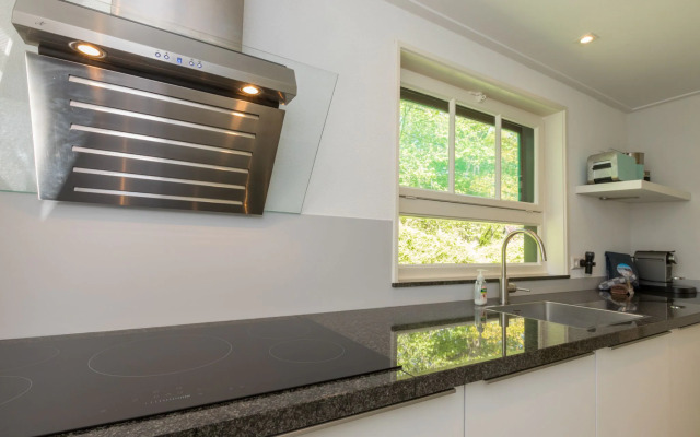 Appealing holiday home in Vrouwenpolder with garden