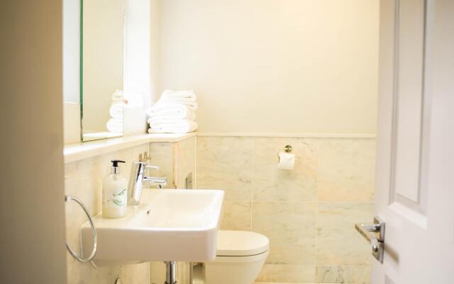 Basement Apartment in Heart of Central London