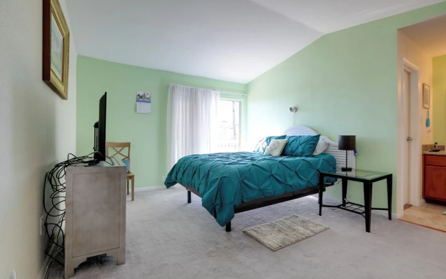 Balcony & Pool Access: Condo in Galveston!