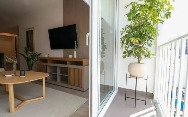 w Amazing 2BR With Balcony in Miraflores