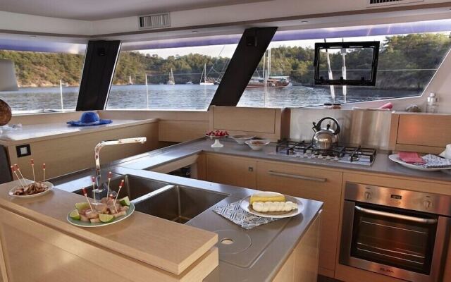 Dream Yacht Charter Private Crewed Yacht