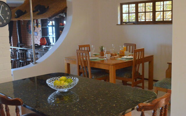 Garvies Surf House