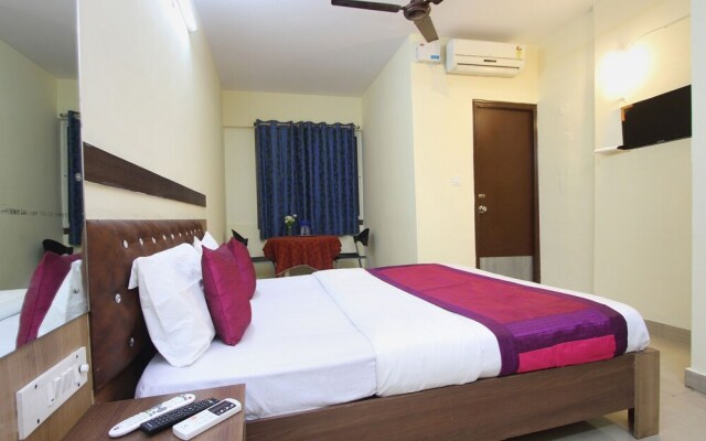 Charu Comforts by OYO Rooms