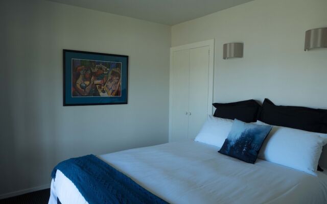 Duvauchelle Seaside Motel