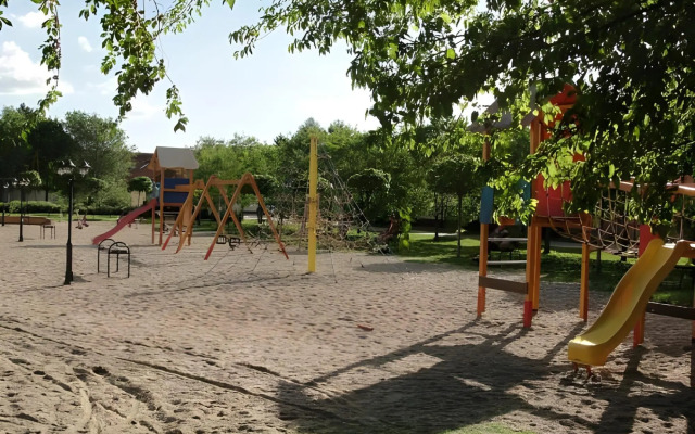 Vadgesztenye Youth Hostel