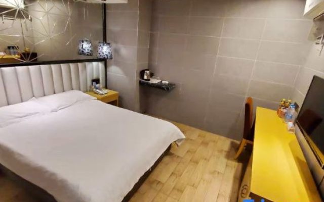 Qingmu Li Hotel (Nanjing University Guangzhou Road)