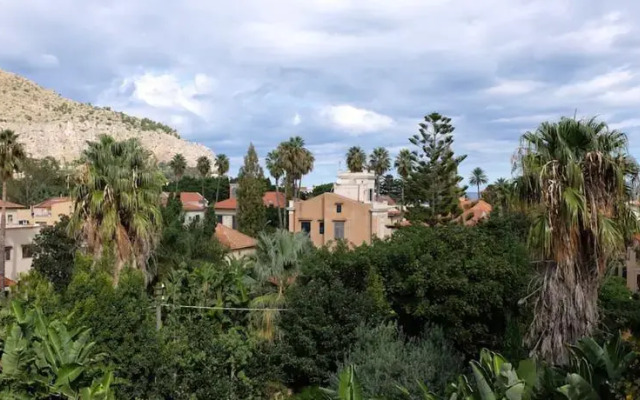 Oliver Garden