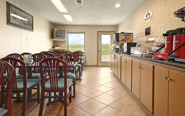 Super 8 By Wyndham Rayville