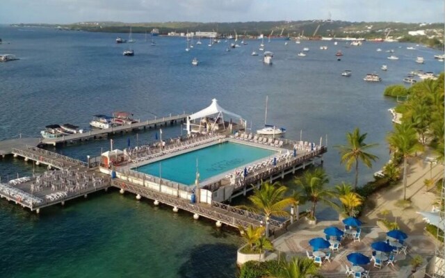 Apartamento con Vista al Mar en Sunrise
