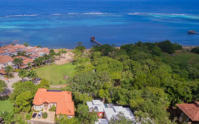 Tortuga Terrace-43 Lawson Rock 3 Bedroom Home by RedAwning