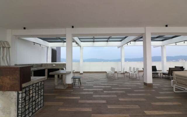 Victoria Home Sentrio Suites