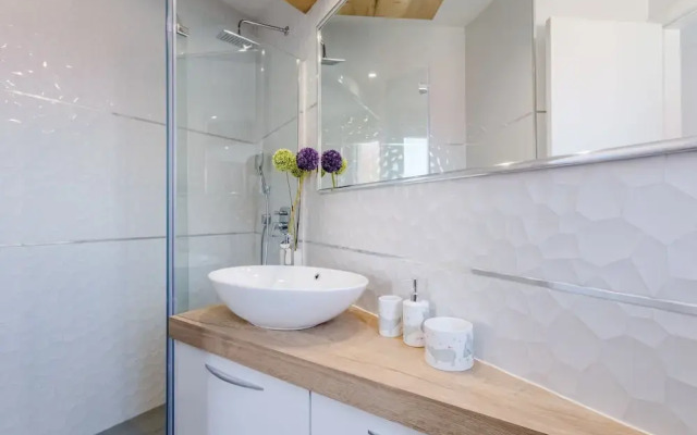 Villa Stone Pearl - Two Bedroom Holiday House With Pool