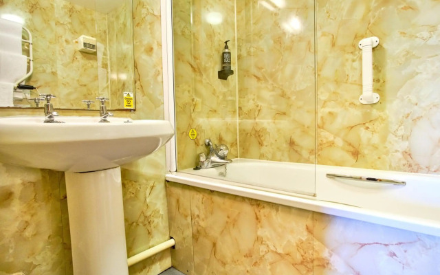 Muthu Ben Doran Hotel