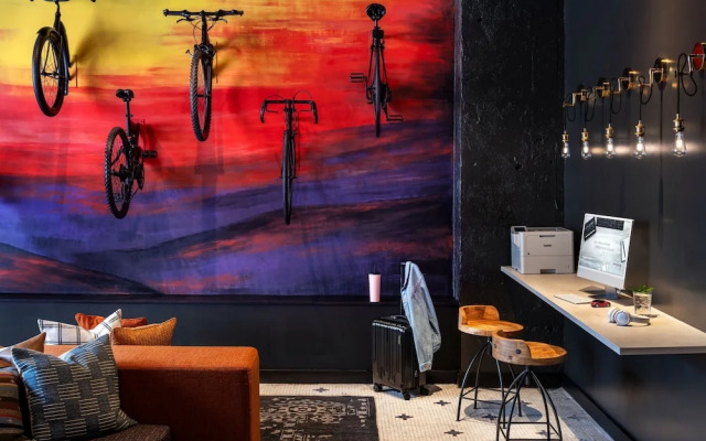 Moxy Springfield Downtown