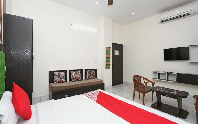 Oyo 30642 Hotel Sumanglam