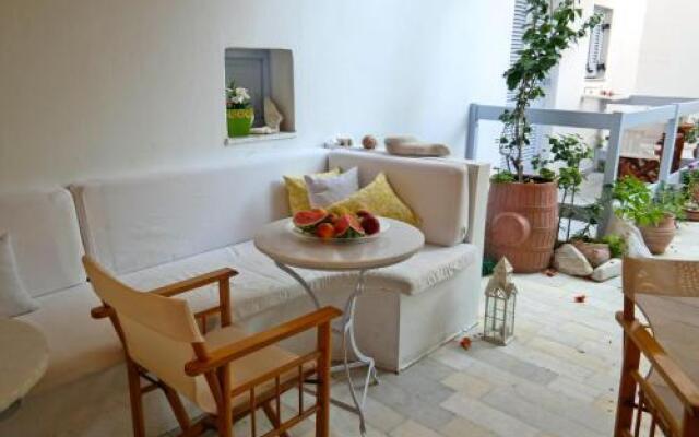 Sanoudos Hotel