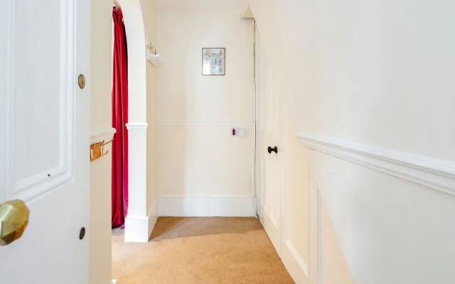 Charming Grand One bedroom