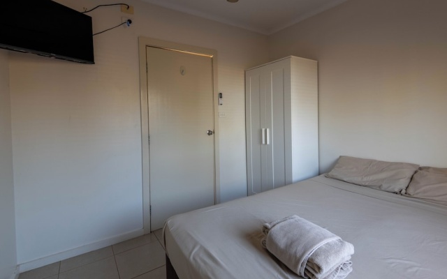 Longreach Tourist Park – Guest Rooms – Longreach