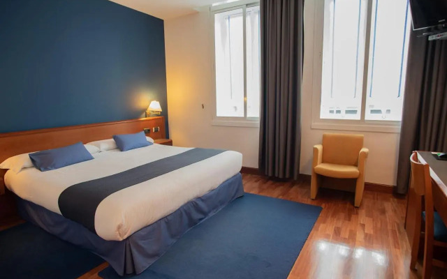 Hotel Mondragon