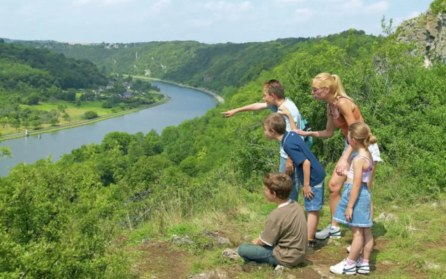 Cozy, Carefully Furnished Bungalow near Maas