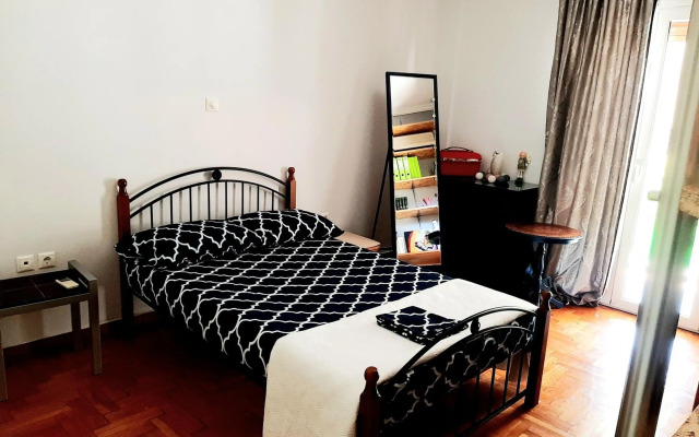 Large terrace apartment near city centre