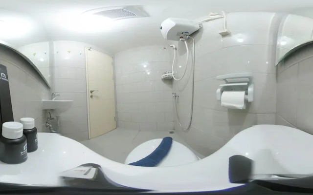 Best View & Cozy Studio Apartment at Benson Supermall Mansion