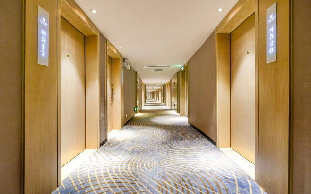 Echarm Hotel (Guiyang Xiaohe Binfen Square)