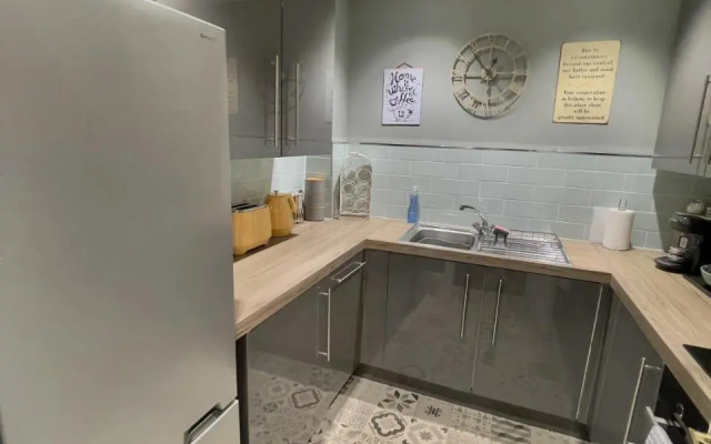 Monkbridge Mews Apartment