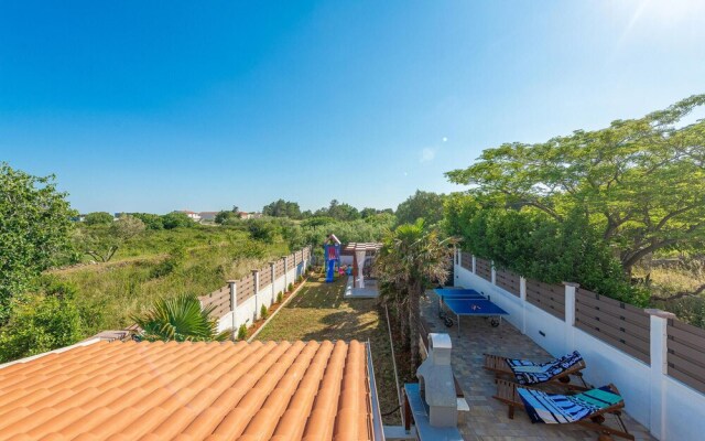 Beautiful Home in Vir With 4 Bedrooms and Wifi