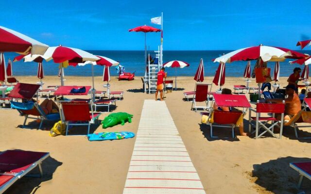 Club Touring Beach Hotel