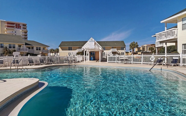 SPC 1034 is a Pet Friendly 1 BR with Free Beach Service for 2! by RedAwning