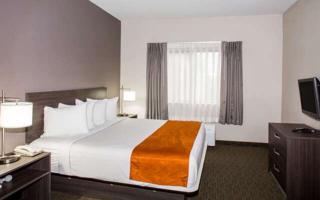 Days Inn & Suites by Wyndham Orlando Airport