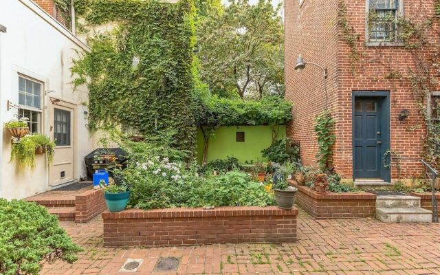 228 Catherine Street