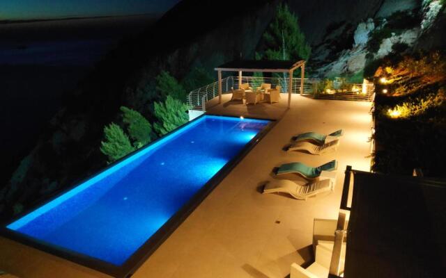 Okeanos Luxury Villas - Resort