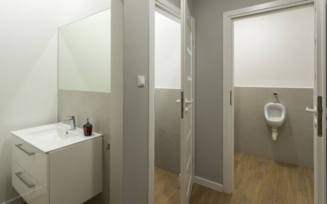 Apartments with Event Space & Hot Tub